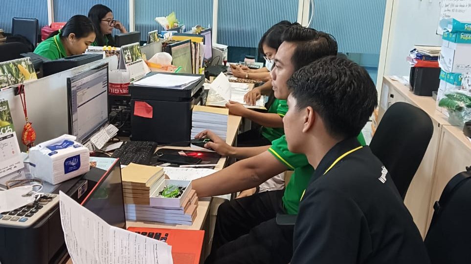Double Jobdesk karyawan